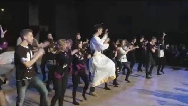 Nagy Lajos Gimnázium - Szalagavató 2013 Nagy Lajos Gimnázium - Szalagavató 2013