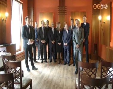 Bemutatta k�pvisel�jel�ltjeit a Pro Savaria Egyes�let