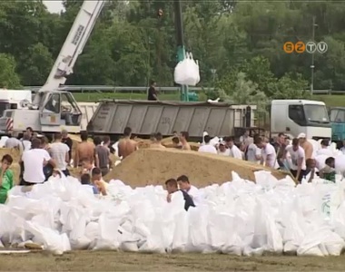 Tovább súlyosbodik a dunai árvízhelyzet Tovább súlyosbodik a dunai árvízhelyzet
