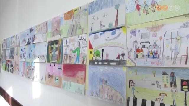 Rajzkiállítás nyílt az Esélyteremtő és Önkéntes Házban Rajzkiállítás nyílt az Esélyteremtő és Önkéntes Házban