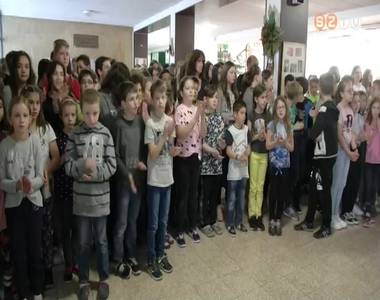 Vers- �s mesemond� versenyeken m�rt�k �ssze tud�sukat a di�kok a V�ci-h�ten