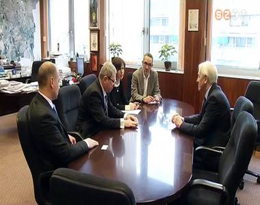 A d�l-afrikai nagyk�vet �s a szlov�n f�konzul Szombathelyen