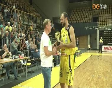 A Falco nyerte a Horv�th Zolt�n Eml�ktorn�t