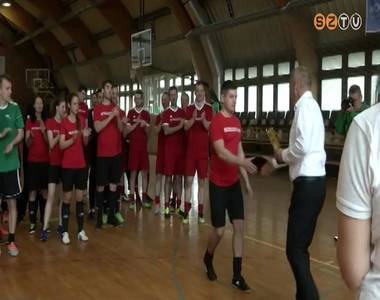 Csapat�p�t� sportrendezv�nyt tartott a Schaeffler-csoport k�t magyarorsz�gi v�llalata