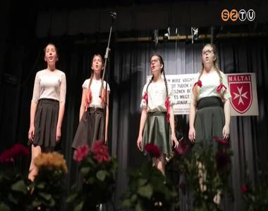 J�t�konys�gi est a K�rp�talj�n �l� neh�z sors� gyermekek jav�ra