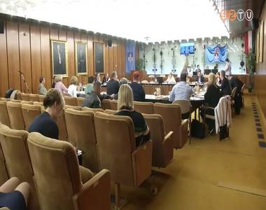 �l�sezett a jogi bizotts�g is