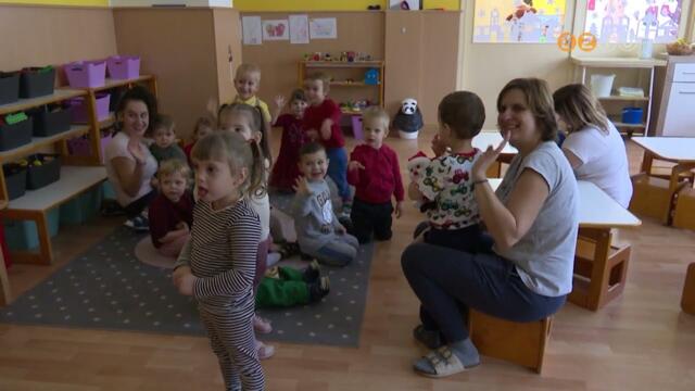 Szombathelyen rgi hagyomny a vrosvezetk karcsonyi ajndkoz krtja