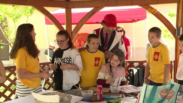 Tbb mint szz roma csald vett rszt a Cigny Csaldok Tallkozjn a Pspki Palota kertjben