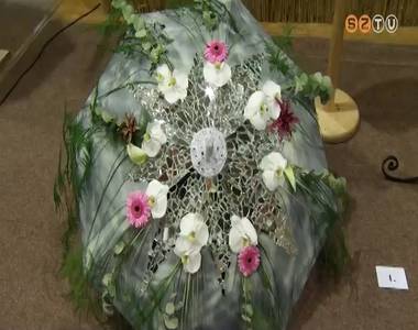 Vir�gcsokrok, ruhad�szek �s m�s k�l�nleges n�v�nykompoz�ci�k