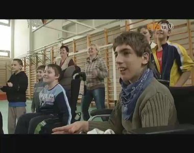 Rendhagy� testnevel�s �r�t tartottak a Bercs�nyi Mikl�s �ltal�nos Iskol�ban