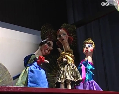 Holle anyó a bábszínházban Holle anyó a bábszínházban