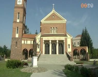 Meg�jul a Szal�zi t�r �s a T�th Istv�n park