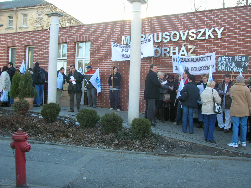 Seglykiltsnak szntk a tntetst